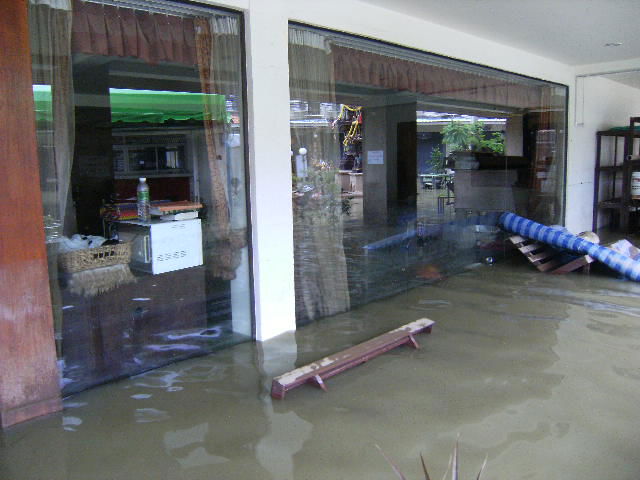 בית-חב"ד בקוסמי הוצף; מנות מזון נשלחו ללכודים