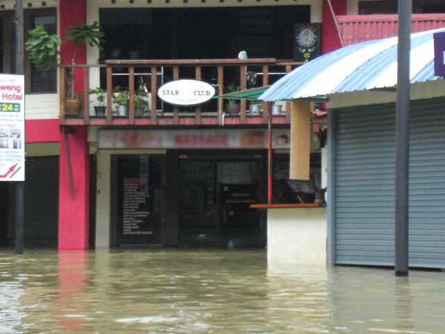 בית-חב"ד בקוסמי הוצף; מנות מזון נשלחו ללכודים