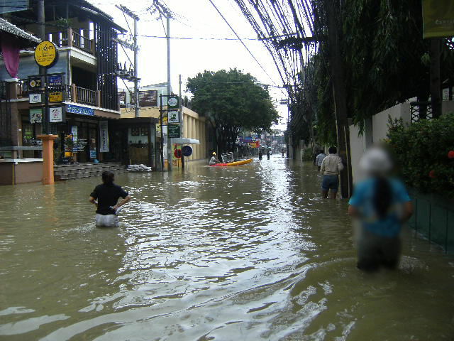 בית-חב"ד בקוסמי הוצף; מנות מזון נשלחו ללכודים