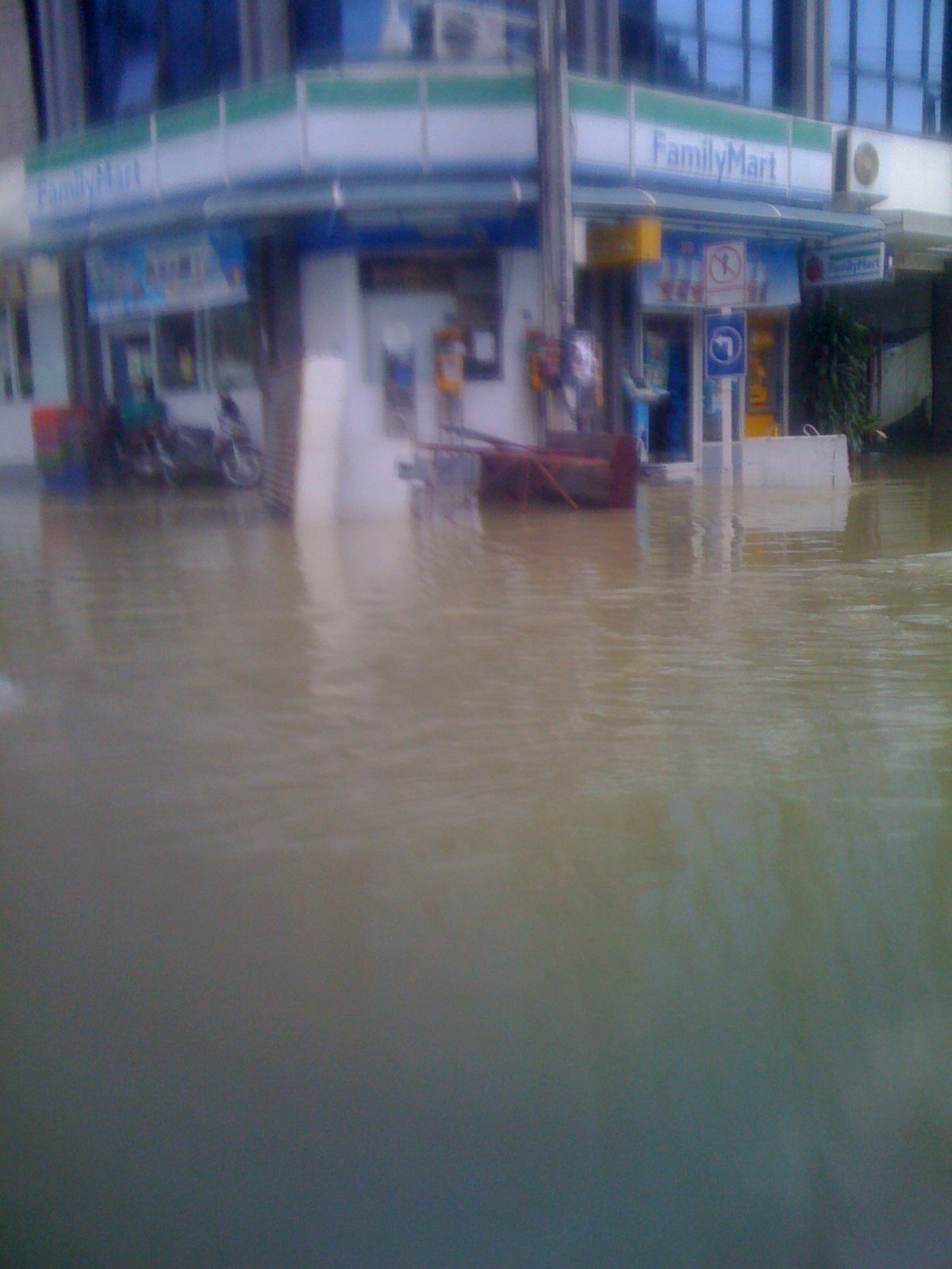בית-חב"ד בקוסמי הוצף; מנות מזון נשלחו ללכודים
