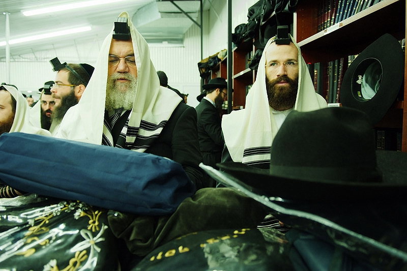 אירוע עוצמתי בציון הרבי: אלפי שלוחיו נשאו תפילה