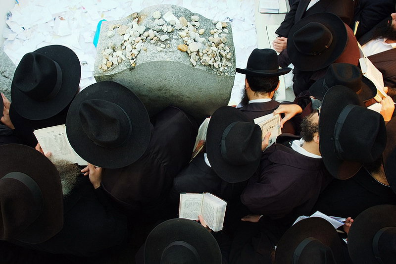 אירוע עוצמתי בציון הרבי: אלפי שלוחיו נשאו תפילה