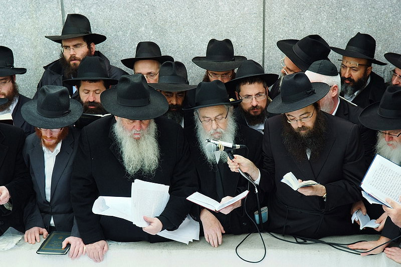 אירוע עוצמתי בציון הרבי: אלפי שלוחיו נשאו תפילה