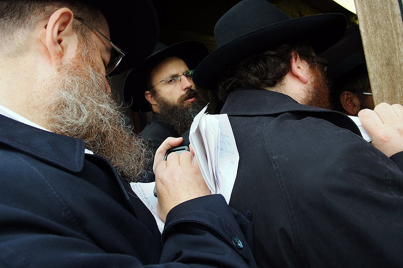 אירוע עוצמתי בציון הרבי: אלפי שלוחיו נשאו תפילה