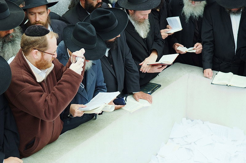 אירוע עוצמתי בציון הרבי: אלפי שלוחיו נשאו תפילה