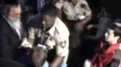 חרדי גירש מפגינים שניסו להפריע לנאומו של נתניהו