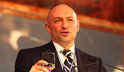 בוגולובוב נואם, אתמול