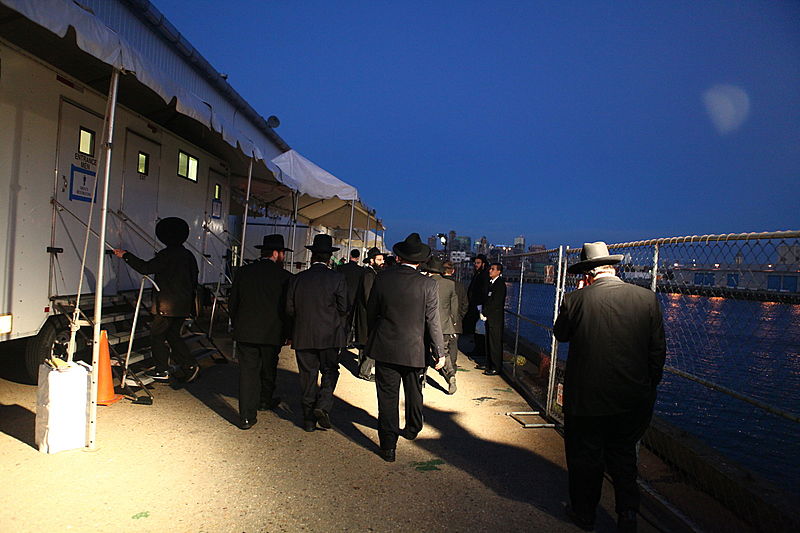 הגביר שתומך בחב"ד גילה: "מדוע אני תורם מיליונים?"