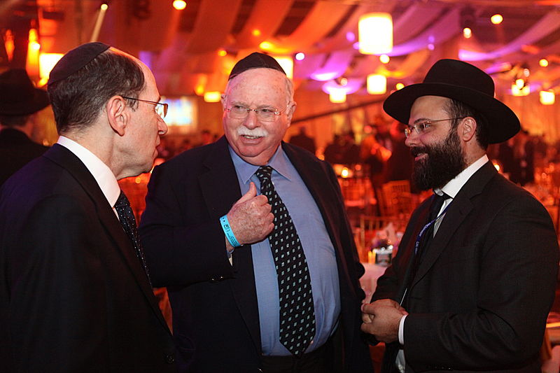 הגביר שתומך בחב"ד גילה: "מדוע אני תורם מיליונים?"