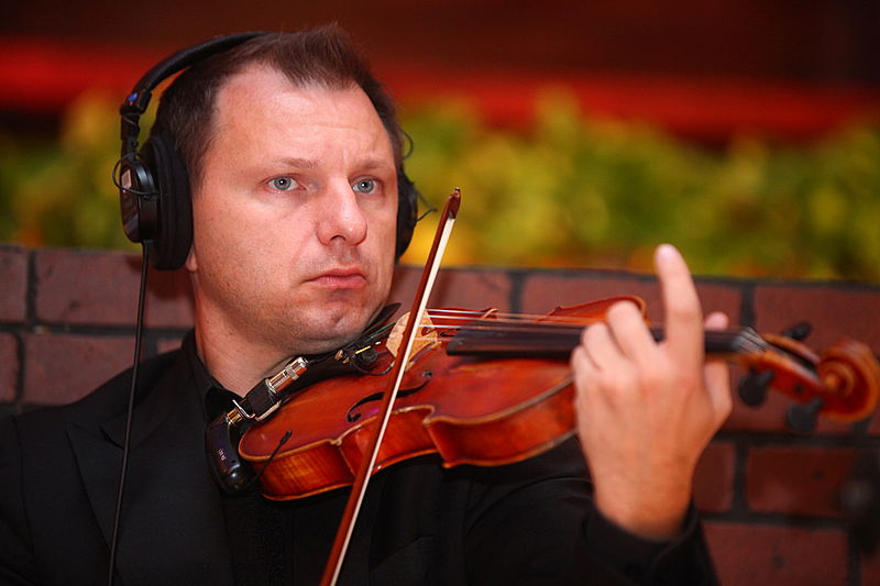 הגביר שתומך בחב"ד גילה: "מדוע אני תורם מיליונים?"