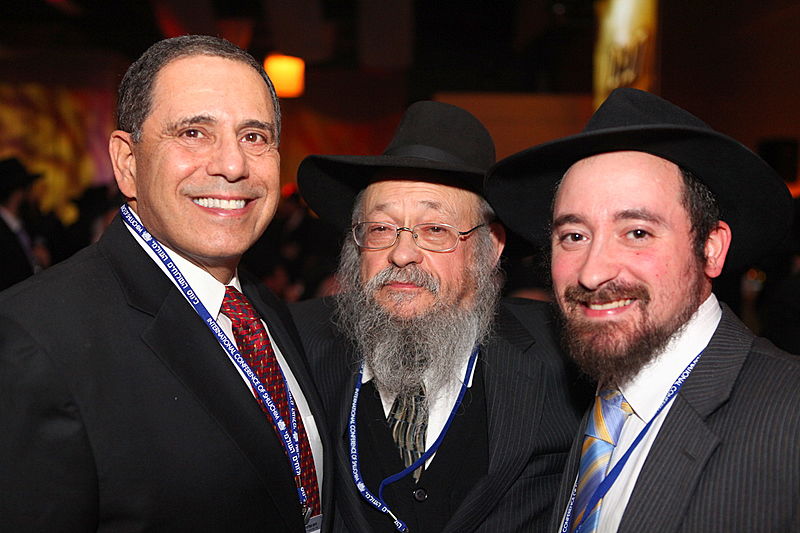 הגביר שתומך בחב"ד גילה: "מדוע אני תורם מיליונים?"