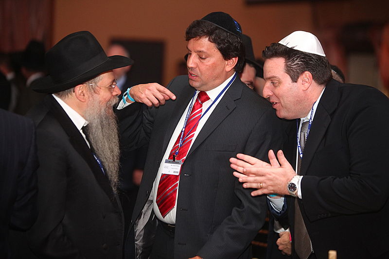 הגביר שתומך בחב"ד גילה: "מדוע אני תורם מיליונים?"