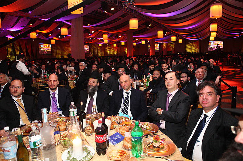 הגביר שתומך בחב"ד גילה: "מדוע אני תורם מיליונים?"