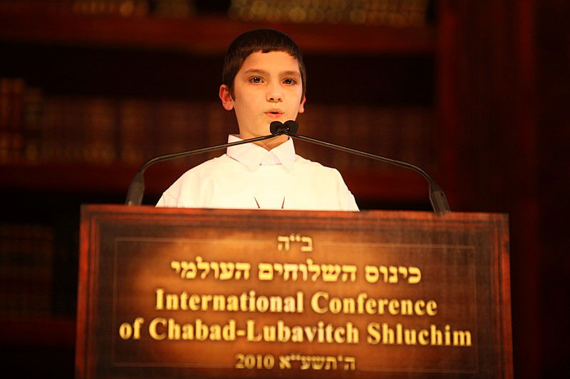 הגביר שתומך בחב"ד גילה: "מדוע אני תורם מיליונים?"