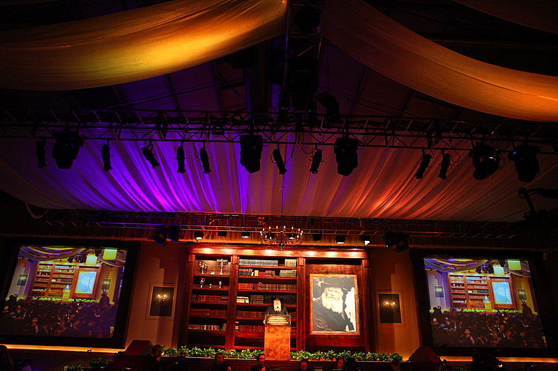 הגביר שתומך בחב"ד גילה: "מדוע אני תורם מיליונים?"