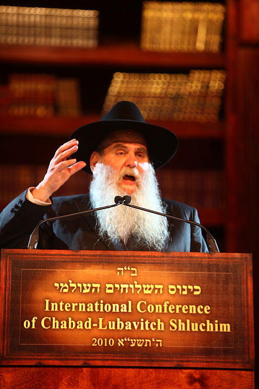 הגביר שתומך בחב"ד גילה: "מדוע אני תורם מיליונים?"