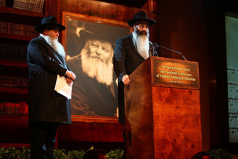 הגביר שתומך בחב"ד גילה: "מדוע אני תורם מיליונים?"