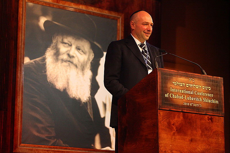 הגביר שתומך בחב"ד גילה: "מדוע אני תורם מיליונים?"