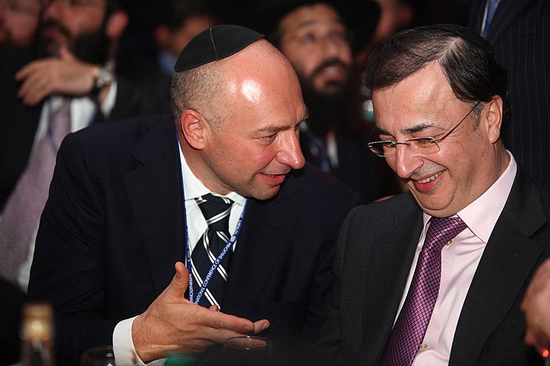 הגביר שתומך בחב"ד גילה: "מדוע אני תורם מיליונים?"