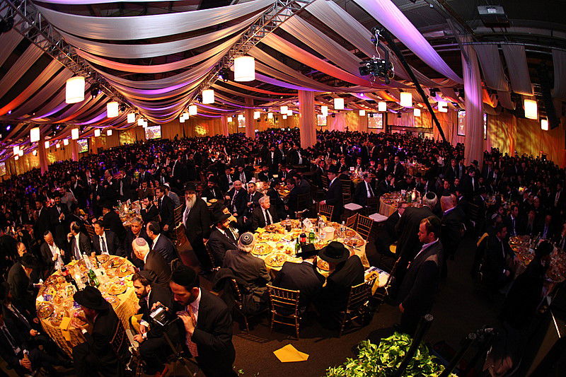 הגביר שתומך בחב"ד גילה: "מדוע אני תורם מיליונים?"