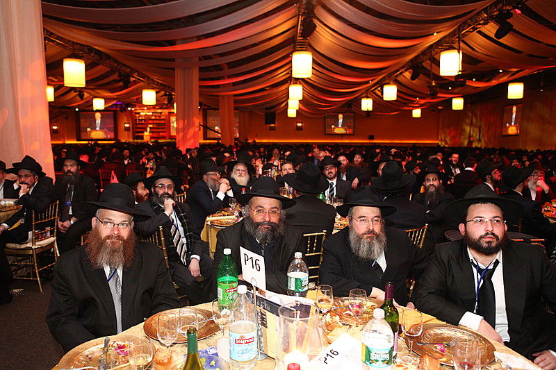 הגביר שתומך בחב"ד גילה: "מדוע אני תורם מיליונים?"