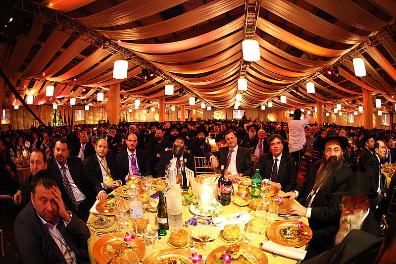 הגביר שתומך בחב"ד גילה: "מדוע אני תורם מיליונים?"