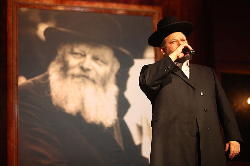 הגביר שתומך בחב"ד גילה: "מדוע אני תורם מיליונים?"