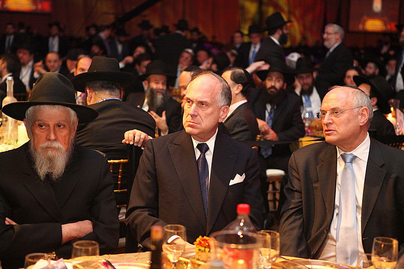 הגביר שתומך בחב"ד גילה: "מדוע אני תורם מיליונים?"