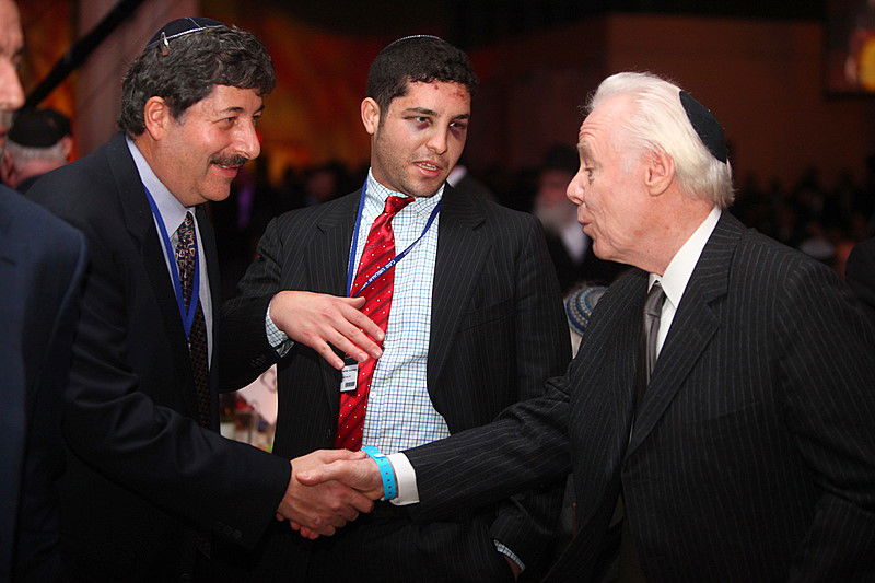 הגביר שתומך בחב"ד גילה: "מדוע אני תורם מיליונים?"