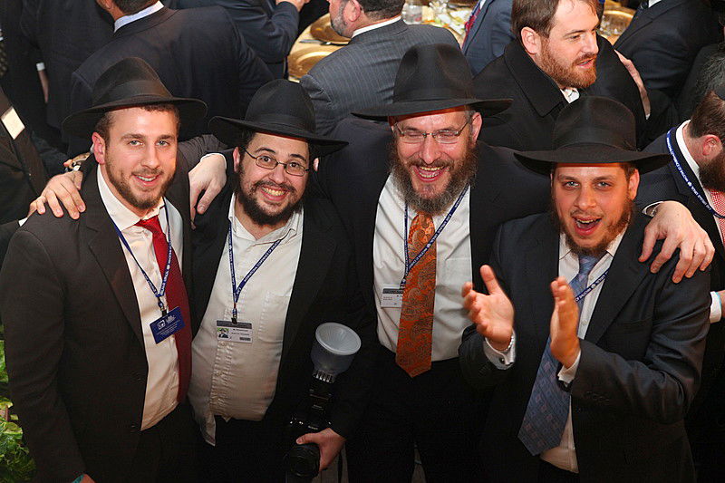 הגביר שתומך בחב"ד גילה: "מדוע אני תורם מיליונים?"