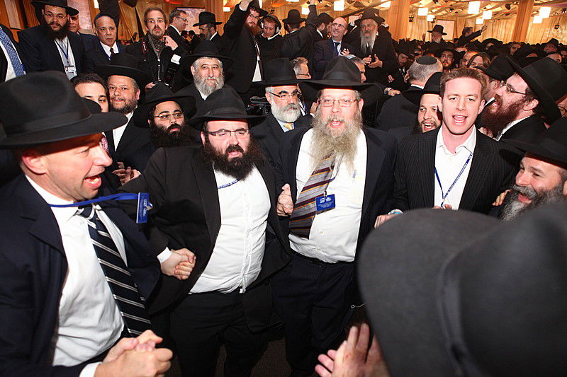 הגביר שתומך בחב"ד גילה: "מדוע אני תורם מיליונים?"