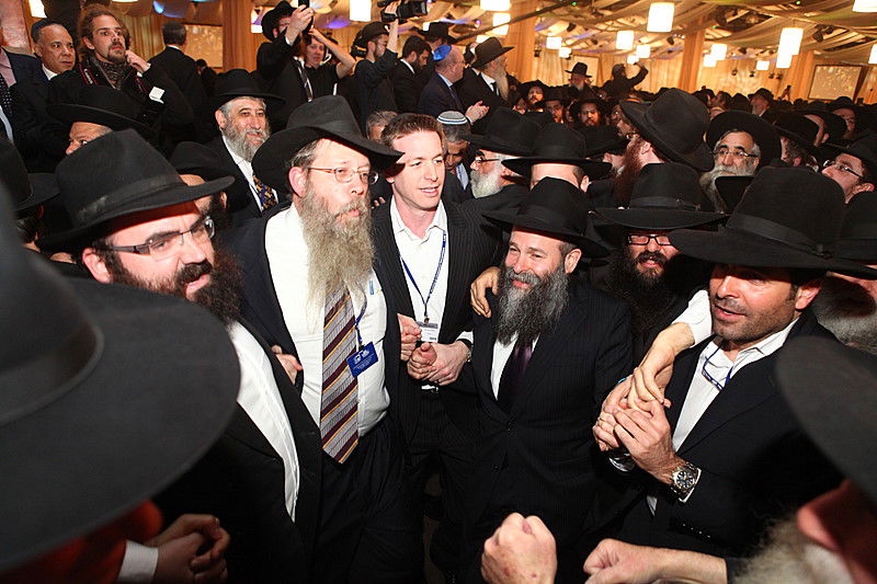 הגביר שתומך בחב"ד גילה: "מדוע אני תורם מיליונים?"