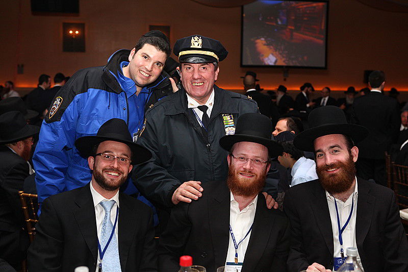 הגביר שתומך בחב"ד גילה: "מדוע אני תורם מיליונים?"