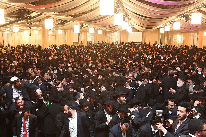 הגביר שתומך בחב"ד גילה: "מדוע אני תורם מיליונים?"