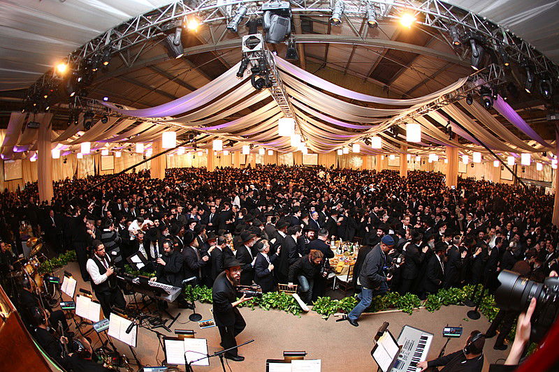 הגביר שתומך בחב"ד גילה: "מדוע אני תורם מיליונים?"