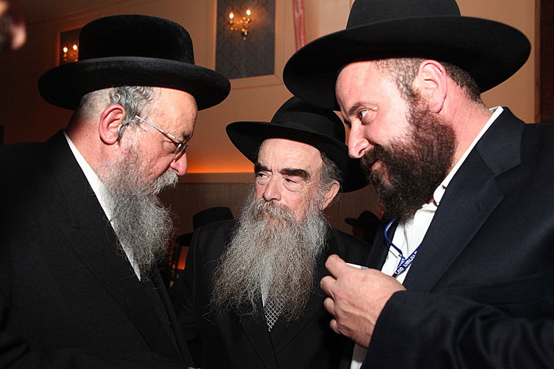 הגביר שתומך בחב"ד גילה: "מדוע אני תורם מיליונים?"