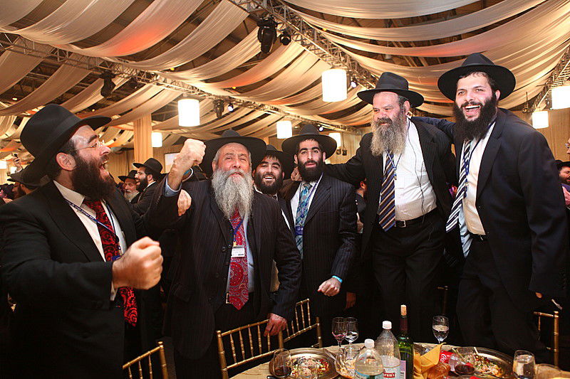 הגביר שתומך בחב"ד גילה: "מדוע אני תורם מיליונים?"