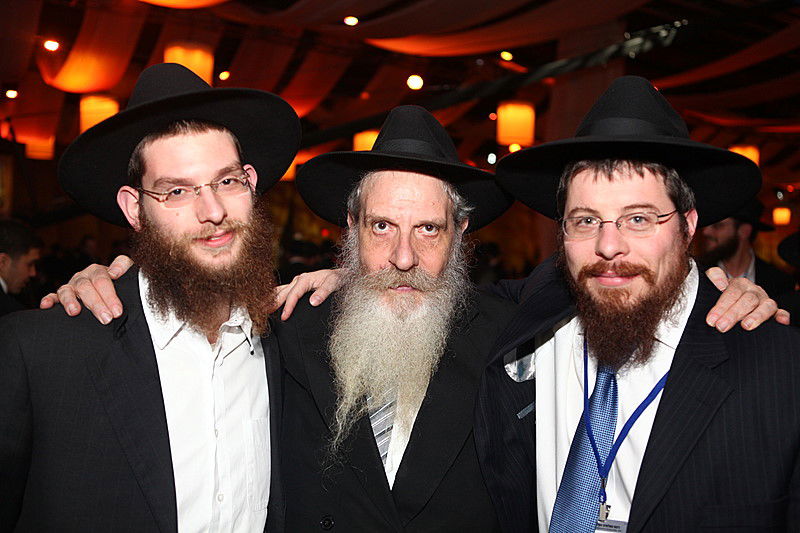 הגביר שתומך בחב"ד גילה: "מדוע אני תורם מיליונים?"