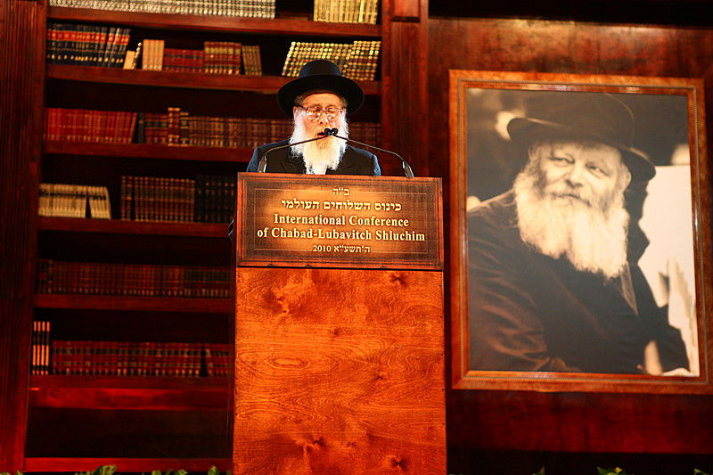 הגביר שתומך בחב"ד גילה: "מדוע אני תורם מיליונים?"