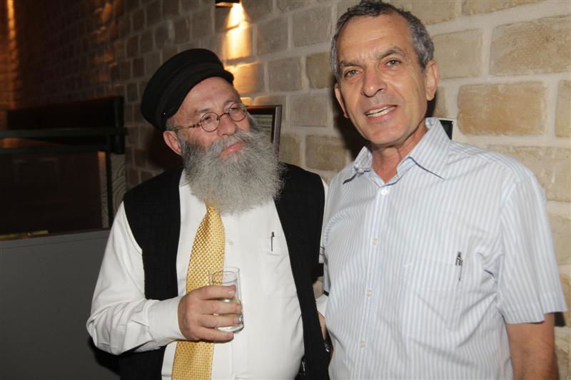 היה 10: כולם חגגו עם לפידות