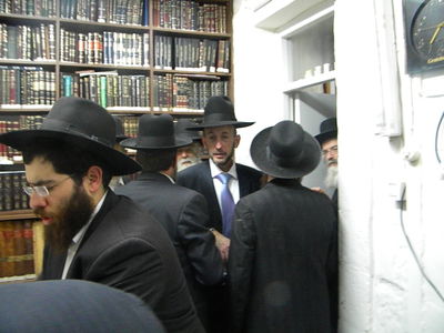 "משאל העם" עבר; הח"כים בבית הגרי"ש אלישיב