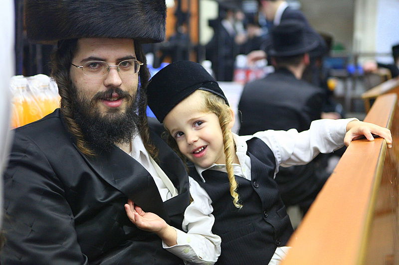 שׂוֹשׂ תָּשִׂישׂ: חתונת נכד כ"ק האדמו"ר מנדבורנא