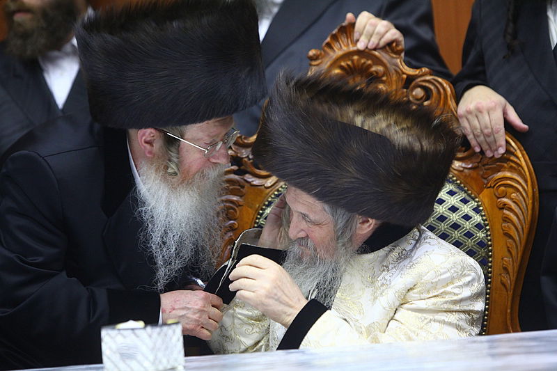 שׂוֹשׂ תָּשִׂישׂ: חתונת נכד כ"ק האדמו"ר מנדבורנא