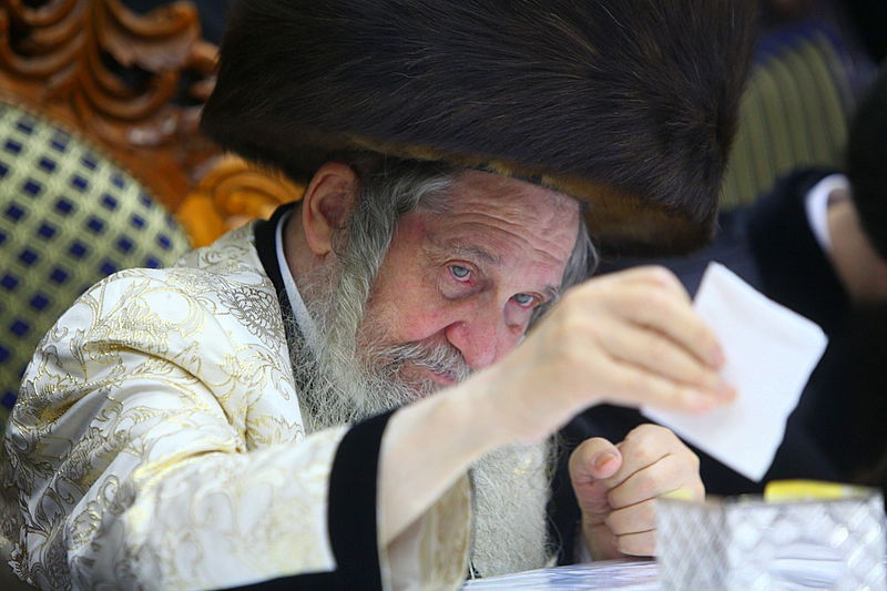 שׂוֹשׂ תָּשִׂישׂ: חתונת נכד כ"ק האדמו"ר מנדבורנא