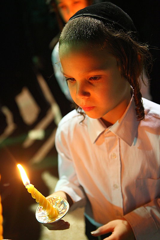 שׂוֹשׂ תָּשִׂישׂ: חתונת נכד כ"ק האדמו"ר מנדבורנא