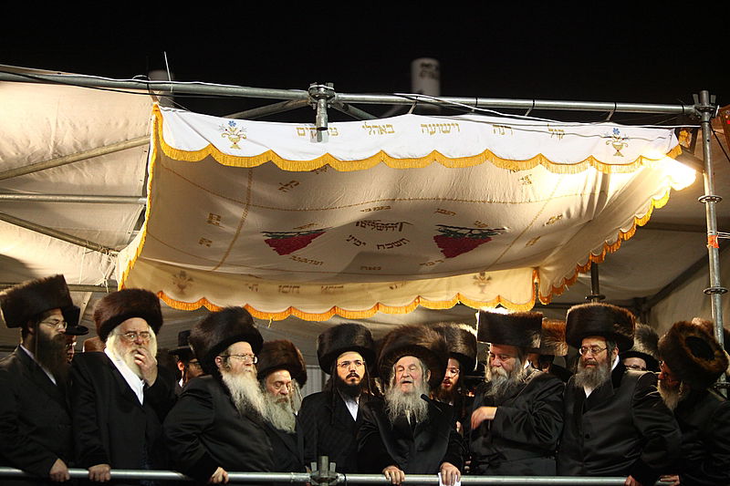 שׂוֹשׂ תָּשִׂישׂ: חתונת נכד כ"ק האדמו"ר מנדבורנא