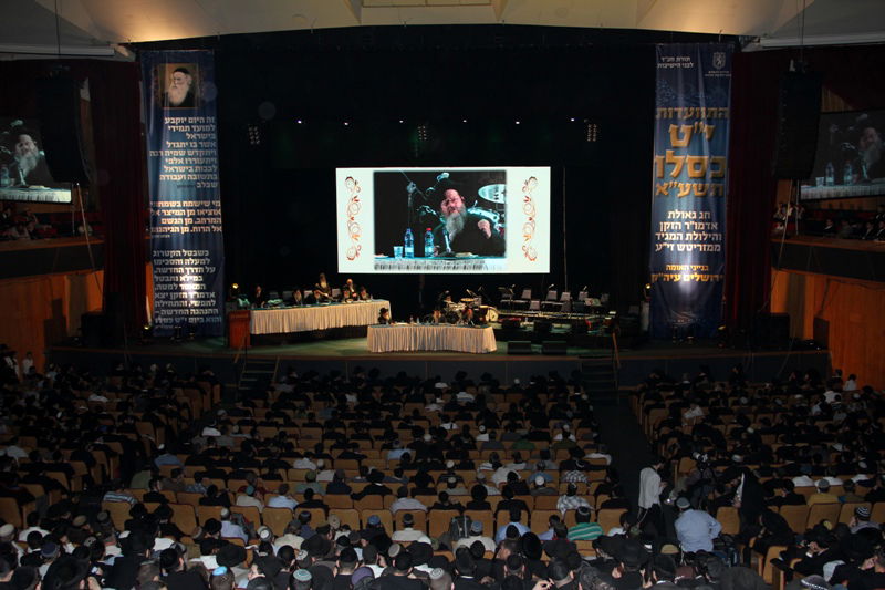 ה"חוזר" בירושלים, המזכיר בכפר-חב"ד, הנשיא ברוסיה