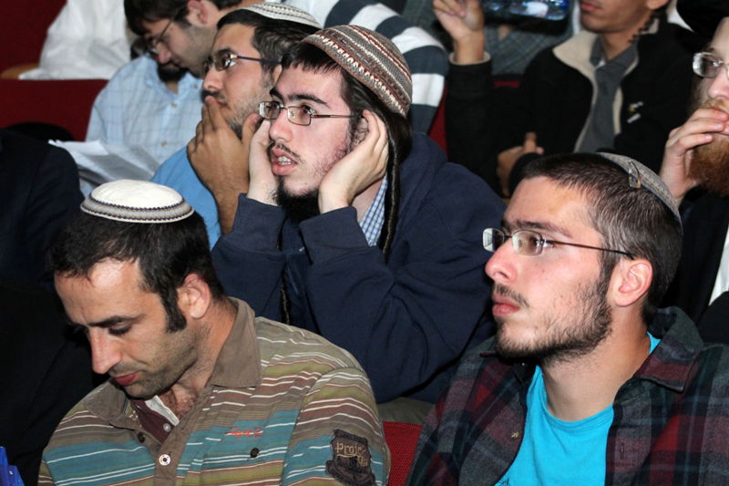 ה"חוזר" בירושלים, המזכיר בכפר-חב"ד, הנשיא ברוסיה