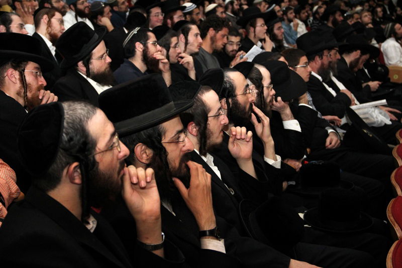 ה"חוזר" בירושלים, המזכיר בכפר-חב"ד, הנשיא ברוסיה