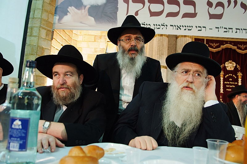 ה"חוזר" בירושלים, המזכיר בכפר-חב"ד, הנשיא ברוסיה